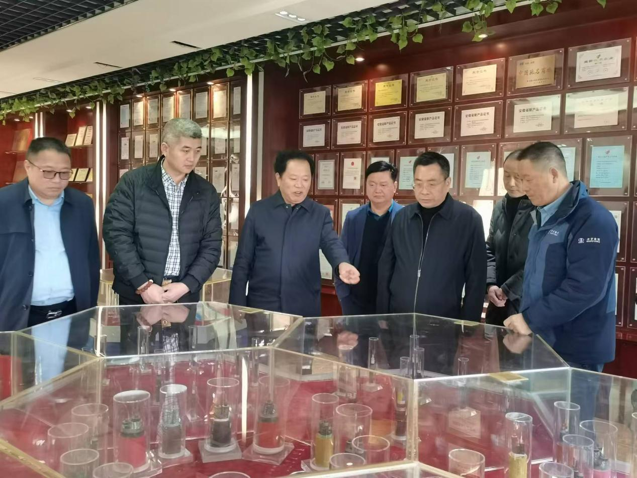 張傳厚會長一行蒞臨華宇電纜集團考察調(diào)研