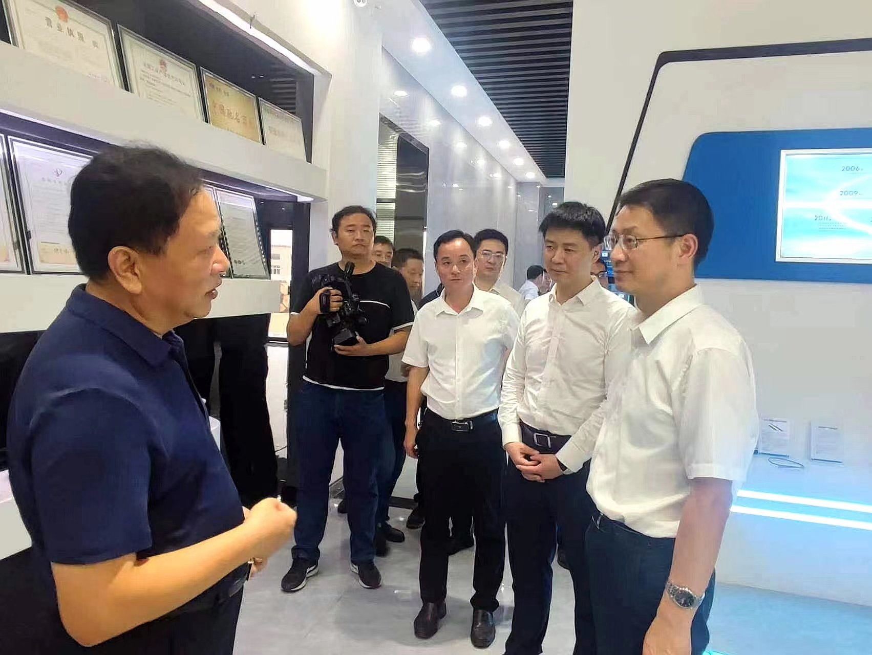 蕪湖市委副書記、代市長徐志調(diào)研華宇電纜集團